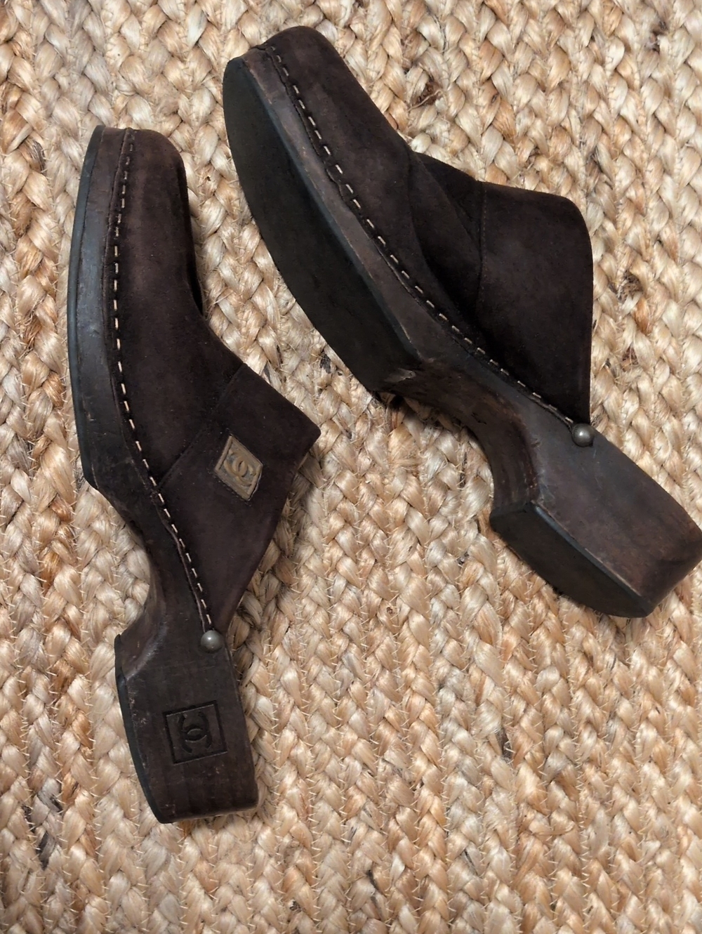 CHANEL 2004 Karl Lagerfeld brown suede clogs EU 40 US 9